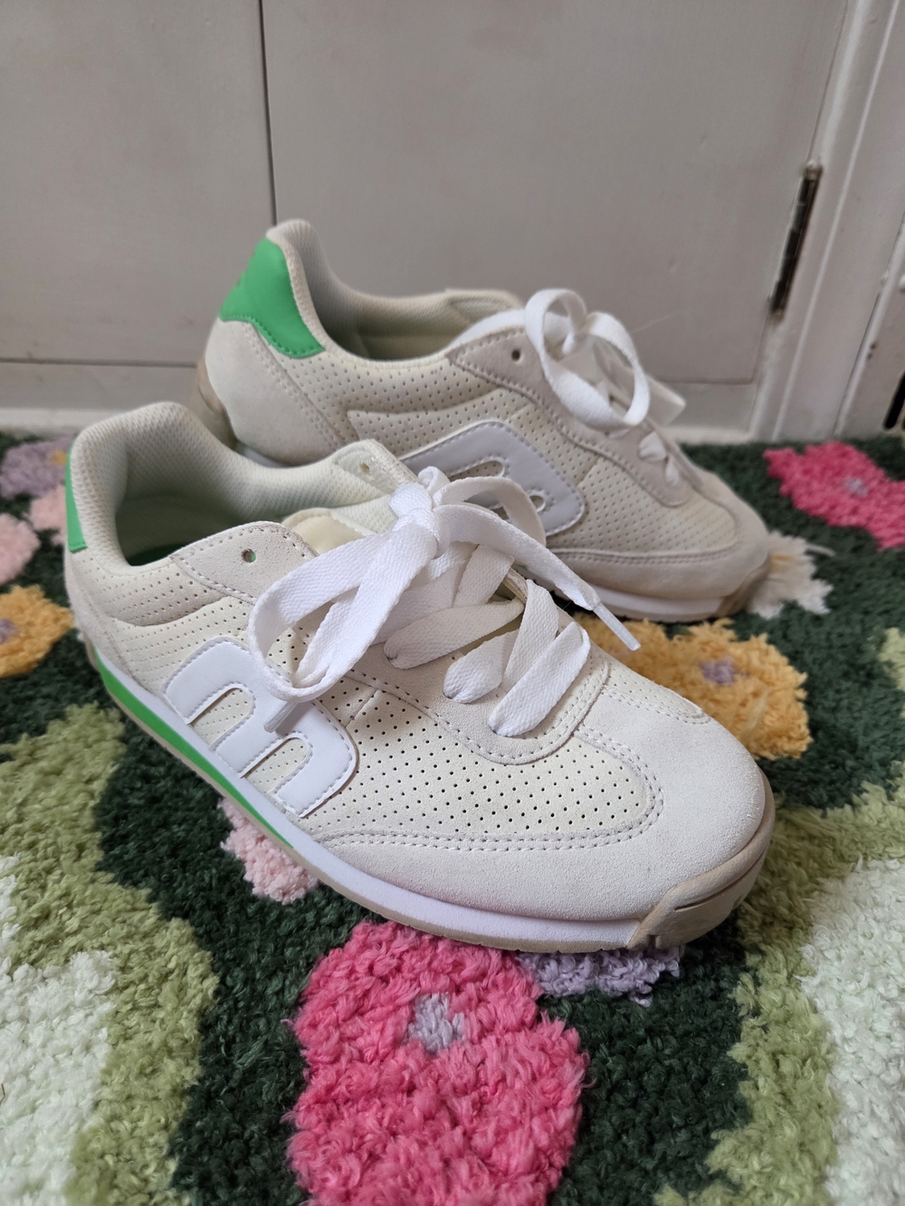 Cream And Lime Etnies Sneakers - Womens Size 7.5